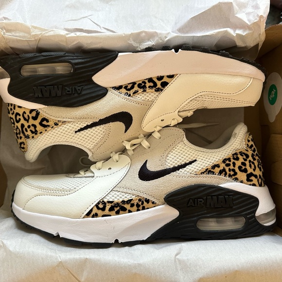 Women’s Nike Air Mox EXCEE size 9 - Picture 2 of 7